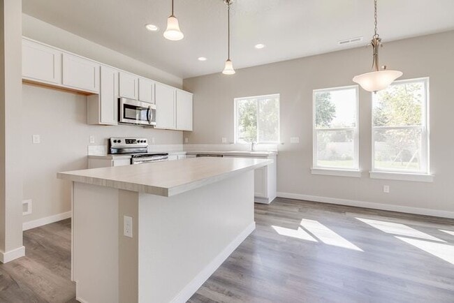 Building Photo - Roe Street Townhomes