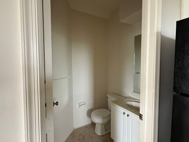 Building Photo - Condo Townhouse in Castleton Camden Village