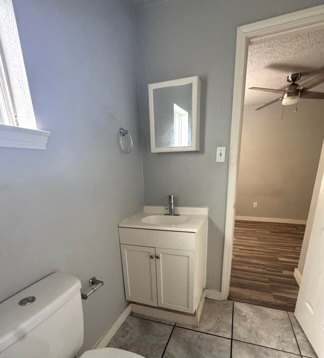 Building Photo - 7018 1/2 Avenue F