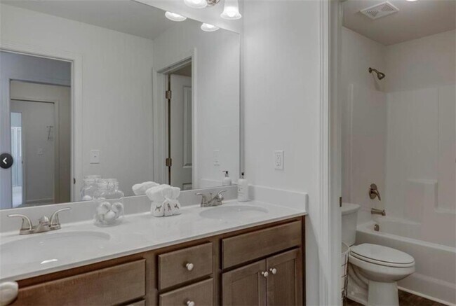 Building Photo - 5453 Trillium Way