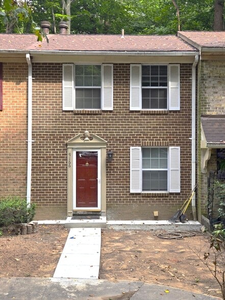 Primary Photo - 9166 Lambskin Ln
