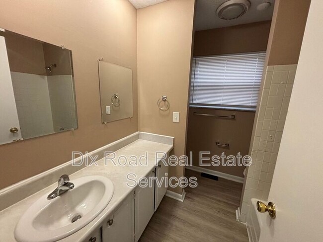 Building Photo - 3312 Burgoyne Dr