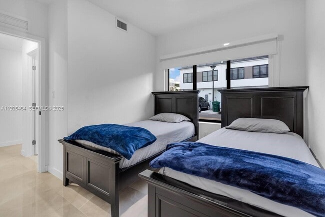 Building Photo - 14502 SW 260th St