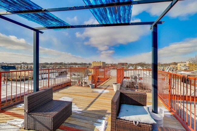 Building Photo - 4017 N Troy St