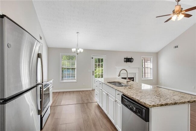 Building Photo - 250 Chardonnay Trace
