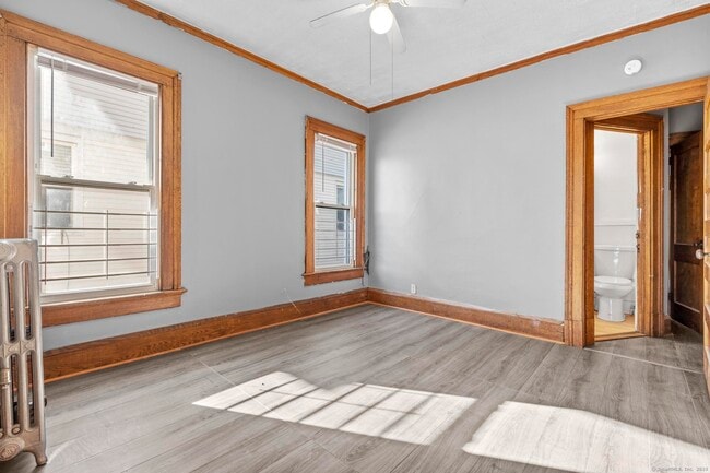 Building Photo - 351 Chestnut St
