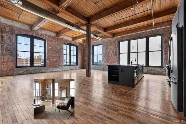 Building Photo - 2647 Locust St