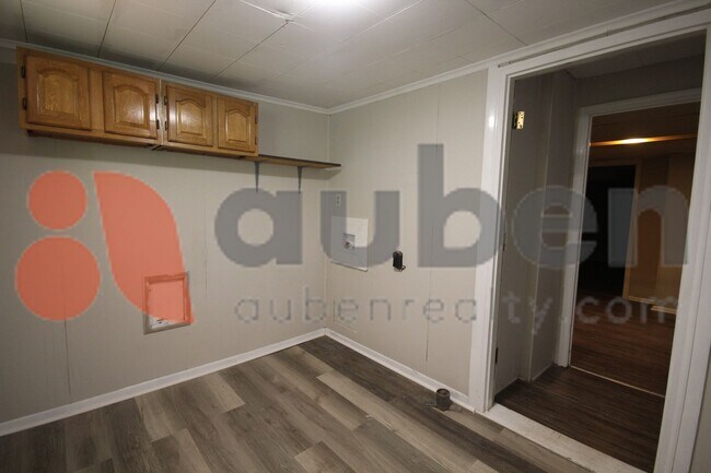 Building Photo - 3602 Missionaire Ave