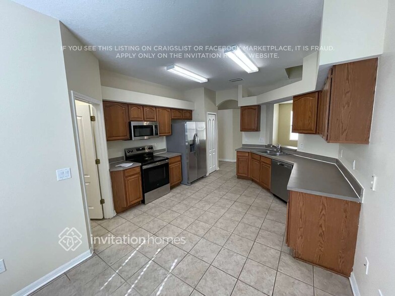 Building Photo - 15833 Pond Rush Ct