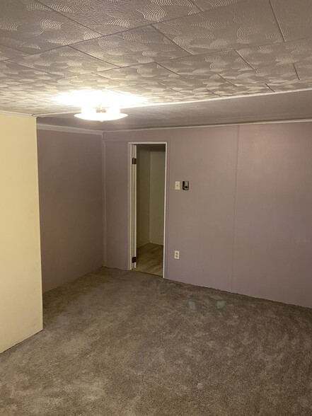 Building Photo - 245 S Walnut St