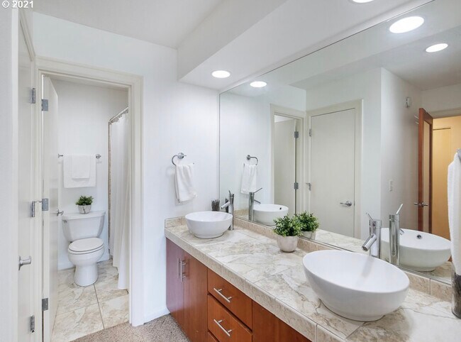 Building Photo - 6600 SE Division St