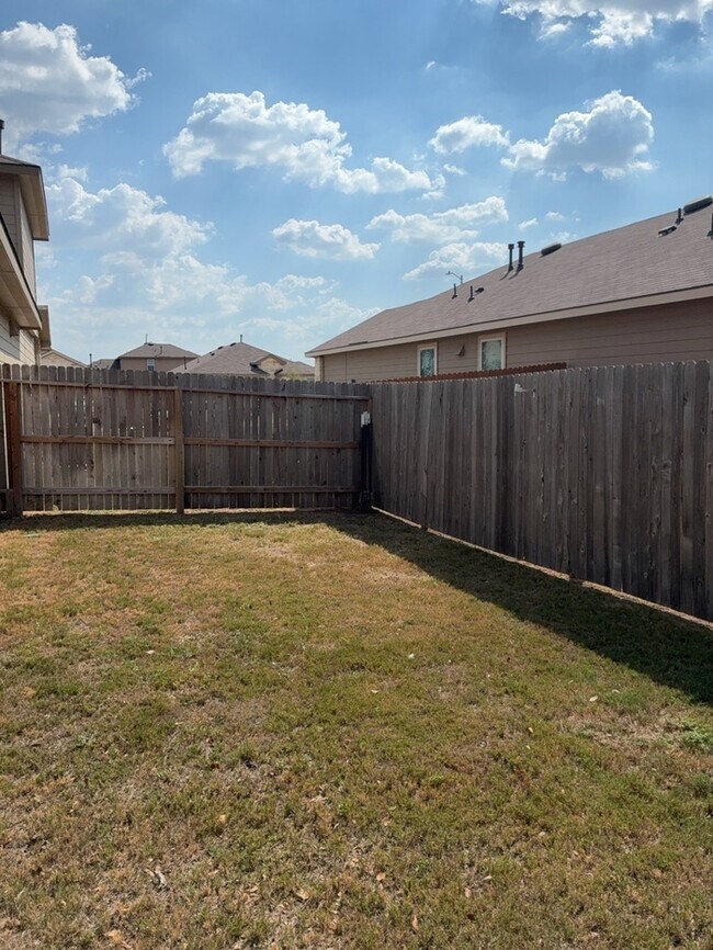 Building Photo - Brookstone Creek Beauty – 4 Bedrooms, 3 Bathrooms, and Smart Features Throughout