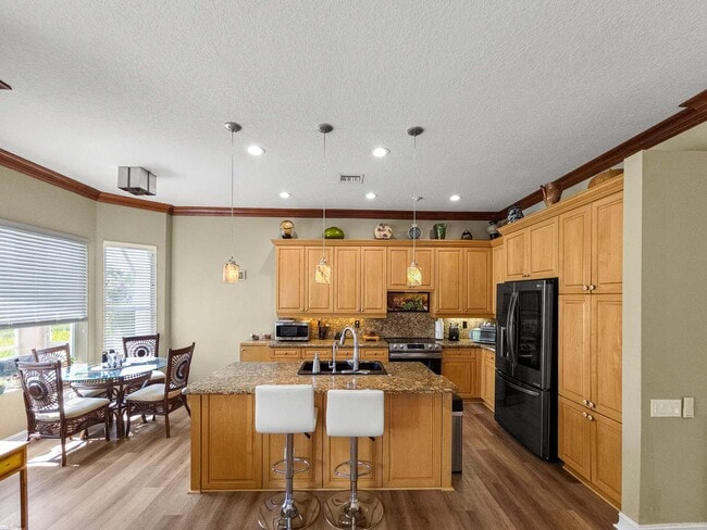 Building Photo - 5058 Glenville Dr