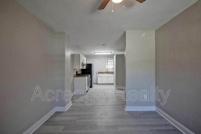 Building Photo - 2036 W 11th St