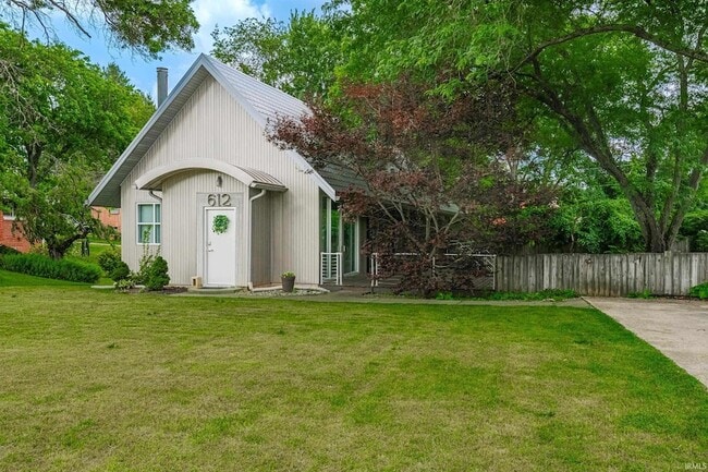 Building Photo - 612 N Kerry Dr