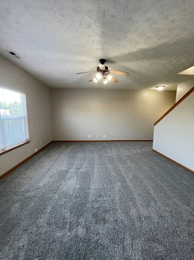 Building Photo - 3368 Edison Dr