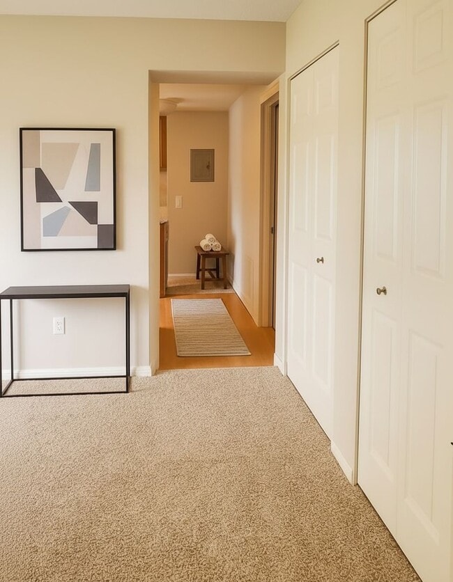 Building Photo - Discover Comfortable Living in Our One-Bedroom Condo in New Hope for $1,225/month!