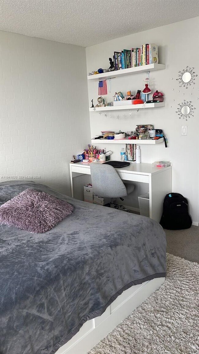 Building Photo - 4020 Galt Ocean Dr