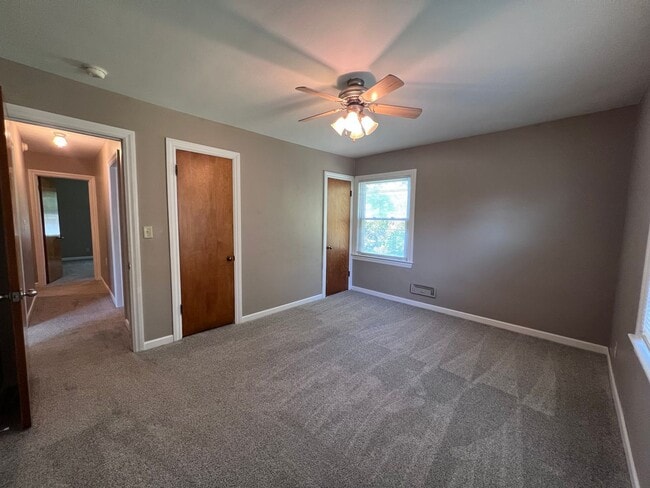 Building Photo - Four Bedroom Home - East Grand Rapids Scho...
