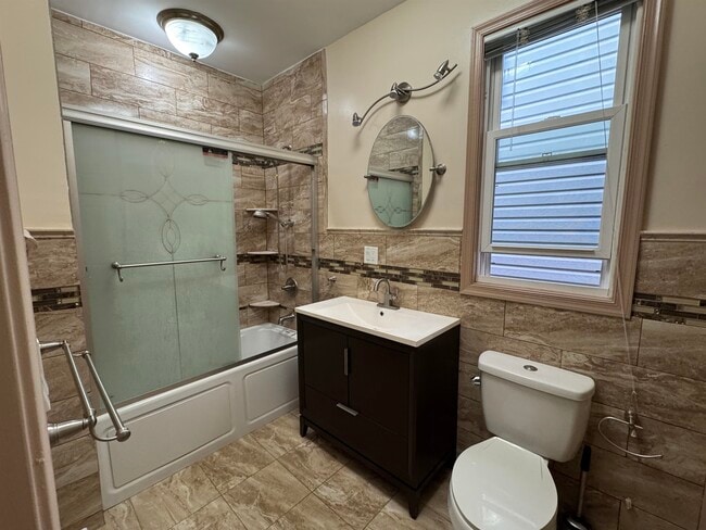 Building Photo - 13 W 27th St