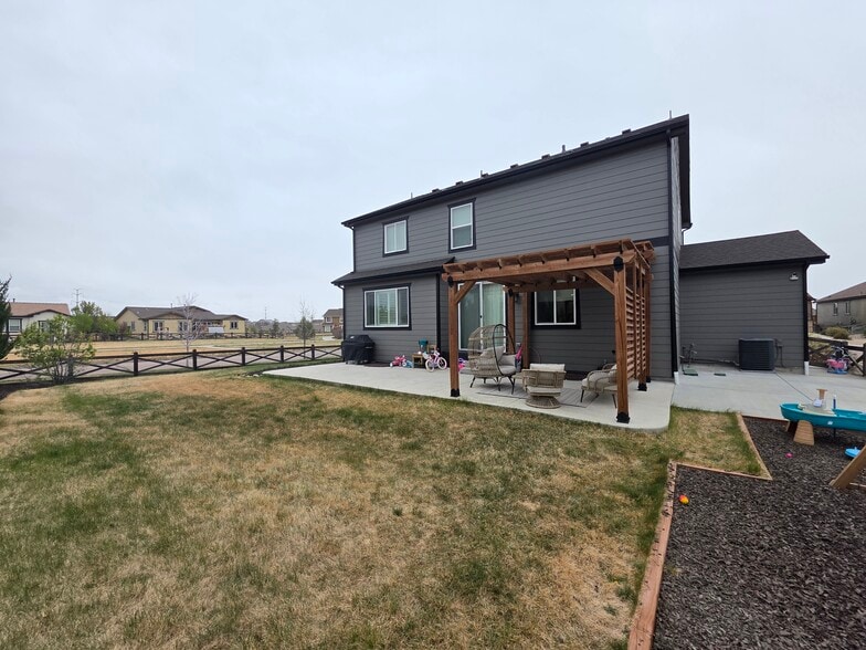 Building Photo - 7130 Golden Acacia Ln