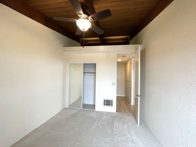 Building Photo - Ocean view updated 2 bed, 2 bath  condo in...