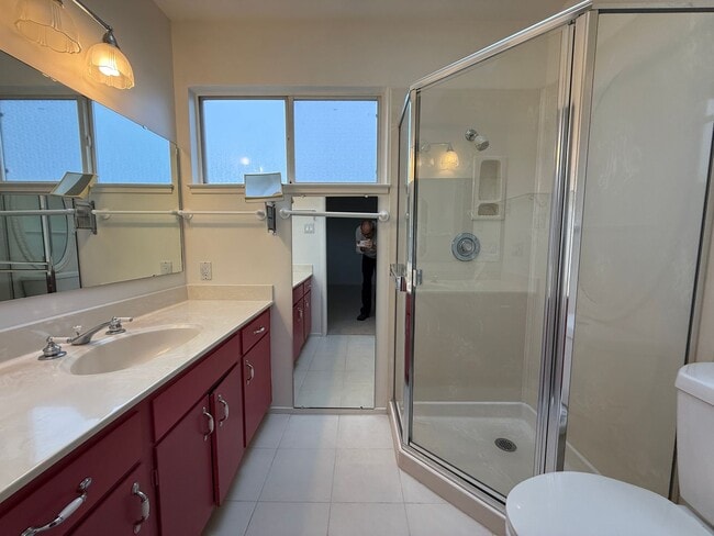 Building Photo - Single Story Home in Quiet Neigbhorhood Ne...