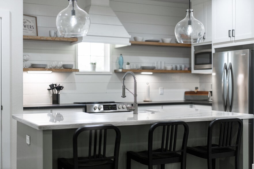 Building Photo - 8300 Lone Star Rd