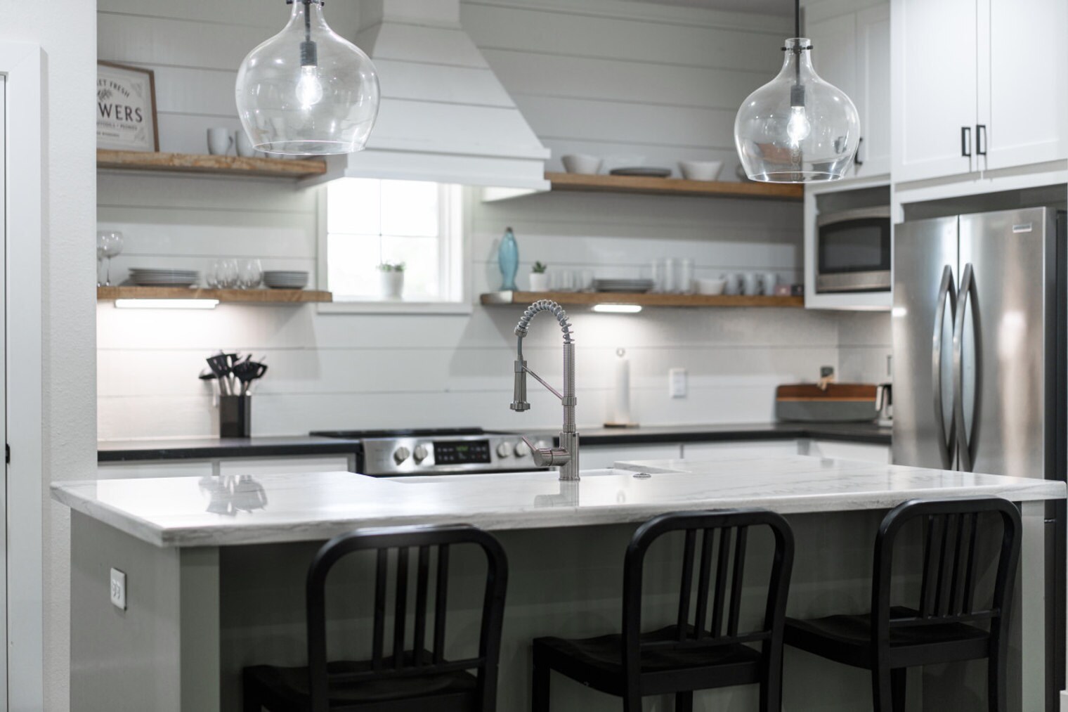 Building Photo - 8300 Lone Star Rd