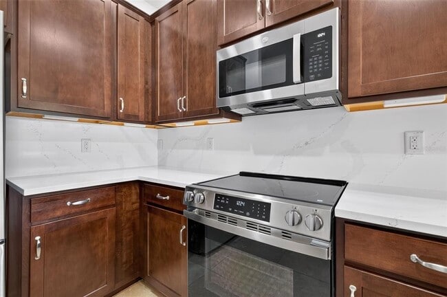 Building Photo - 519 53rd Ave N