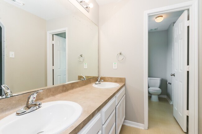 Building Photo - 12015 Gregory Crossing Way