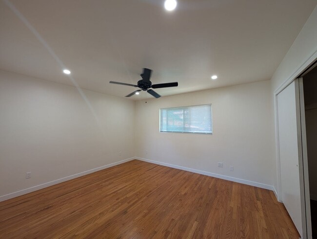 Building Photo - Single Story 3 Bedroom Home in Vista!