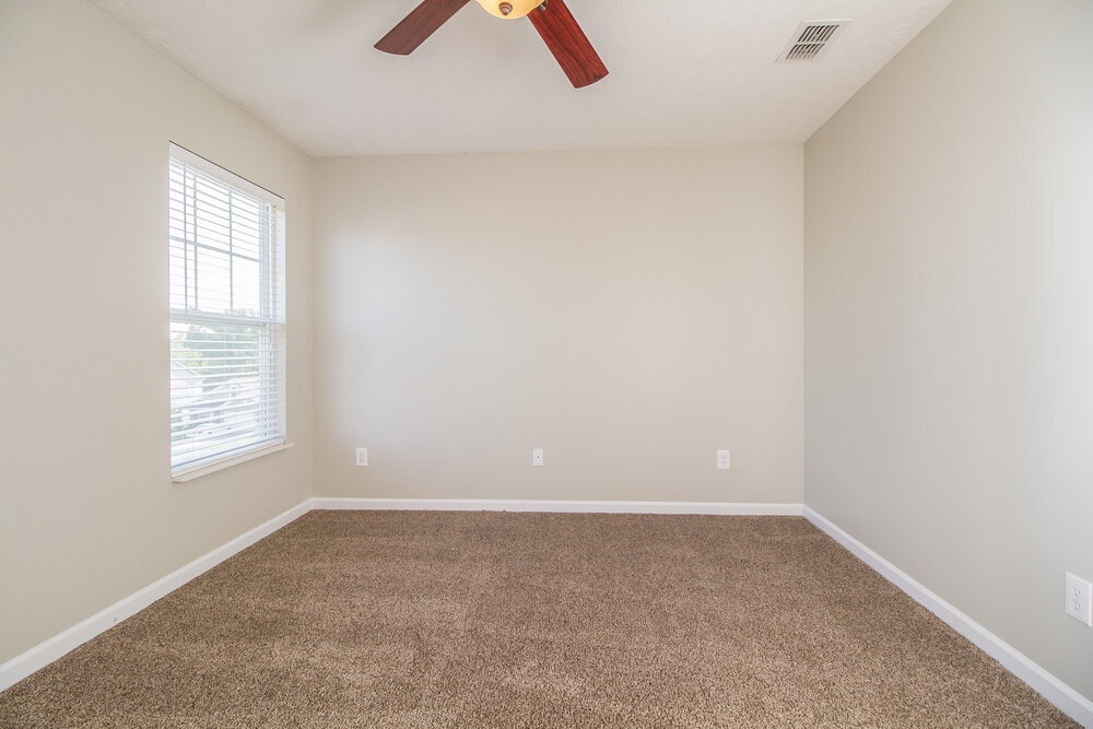 Building Photo - 902 Grand Oak Dr
