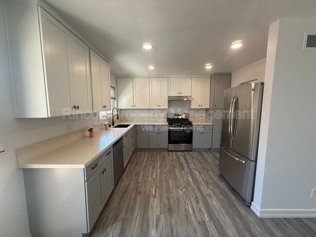 Building Photo - 102 Hoover Ave