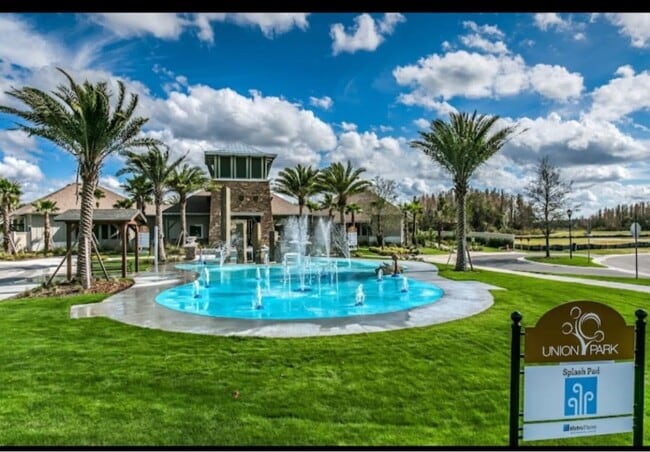 Building Photo - 32848 Sand Creek Dr