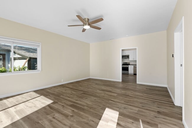 Building Photo - Welcoming 3-Bedroom, 1-Bath Single-Family Home