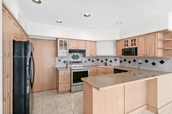 Building Photo - 1408 Brickell Bay Dr