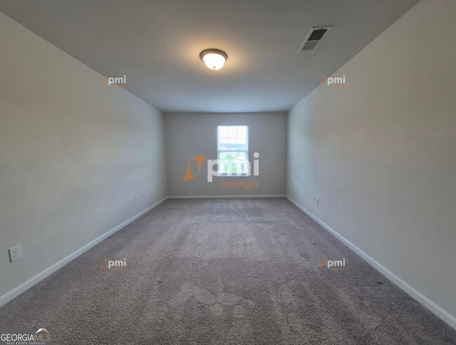 Building Photo - 712 Maddux Dr