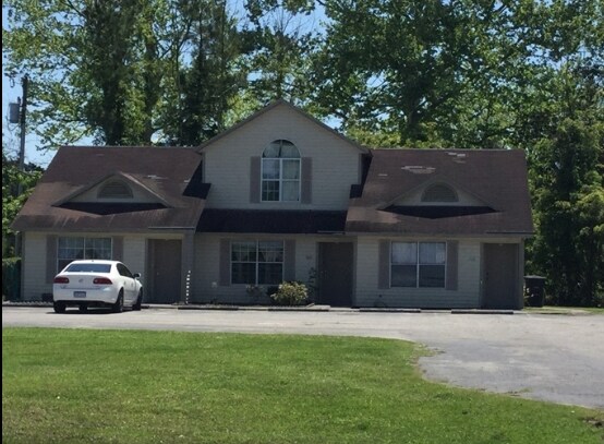 Building Photo - Alan Village