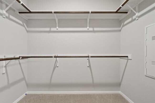 Building Photo - 125 Honeybee Ln