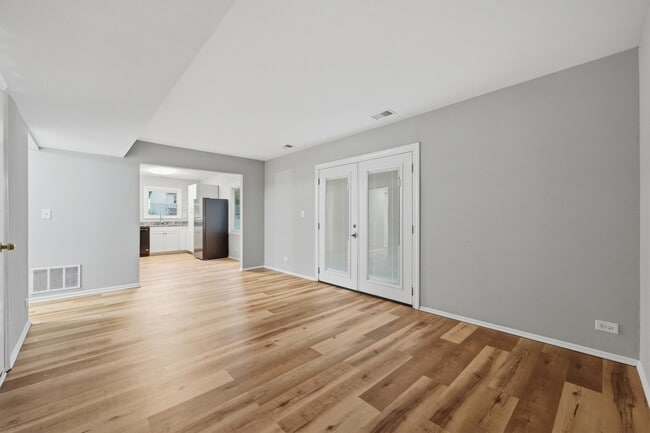 Building Photo - 5039 Chambers Dr