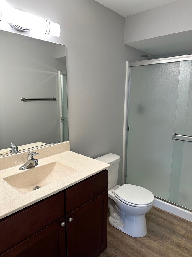 Building Photo - 201 Penny Ave