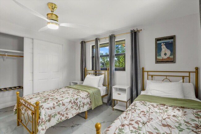 Building Photo - 3-Bedroom Punta Gorda Retreat with Marble Finishes & Stylish Furnishings!"