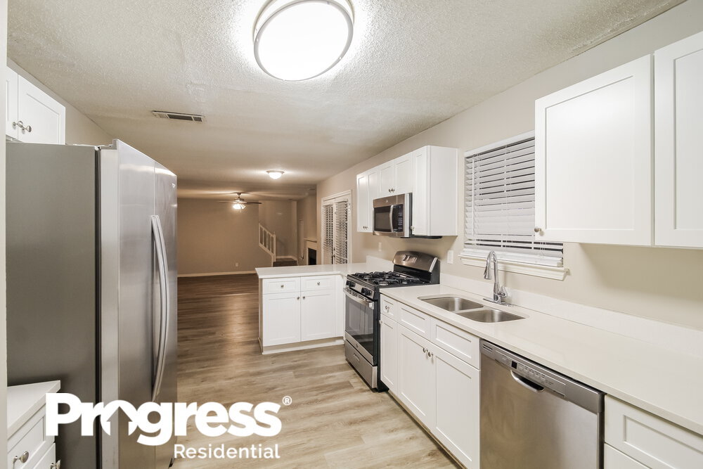 Building Photo - 3311 Royal Springs Ct