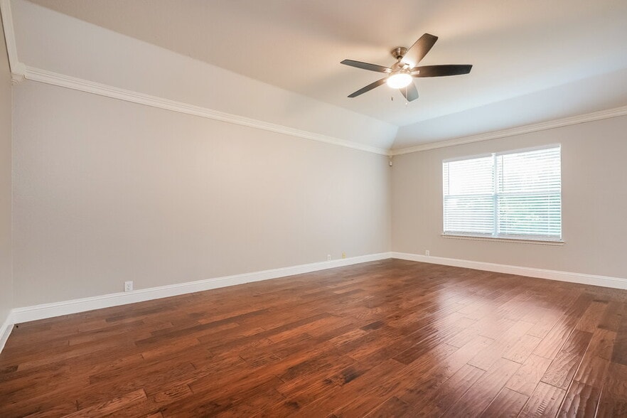 Building Photo - 711 River Run Dr
