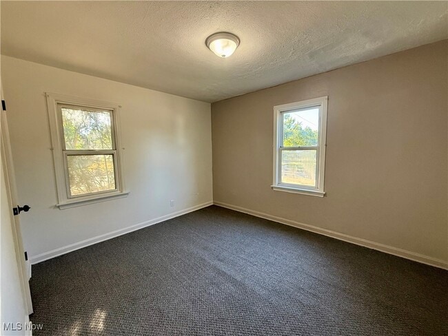 Building Photo - 1288 Hartford Ave