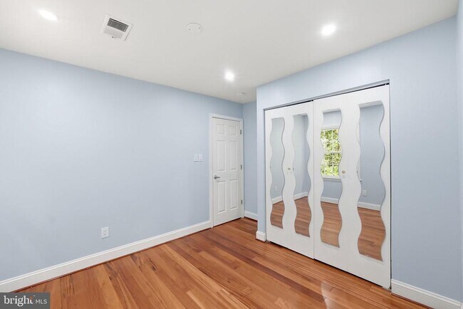 Building Photo - 8562 Tyrolean Way