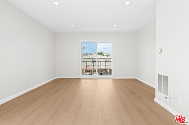 Building Photo - 1206 S Holt Ave