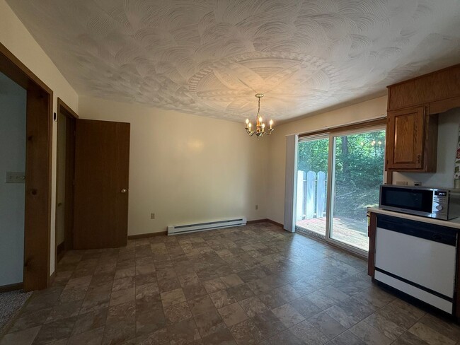 Building Photo - Secluded Two Bedroom Townhome Minutes from...