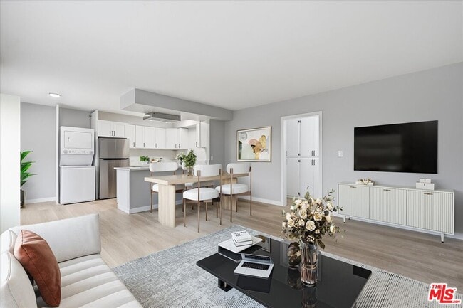 Building Photo - 3320 Pacific Ave